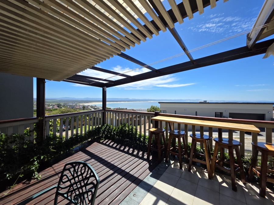 3 Bedroom Property for Sale in Wavecrest Eastern Cape